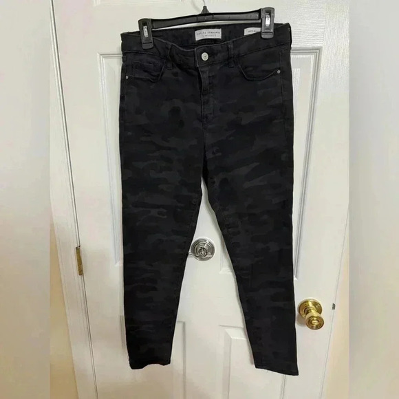 Social Standard by Sanctuary Ankle Skinny Mid Rise Flex Jean in Black Grey Camo - Picture 2 of 14